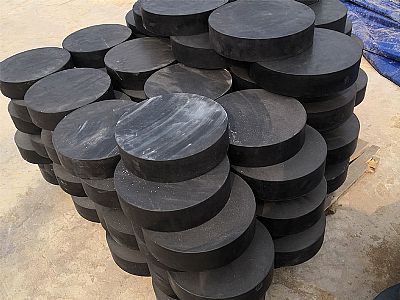伊州区板式橡胶支座由若干层橡胶片与薄钢板经加压硫化
